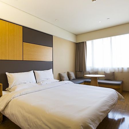 Ji Hotel Shanghai Xujiahui Tianyaoqiao Road Exteriör bild