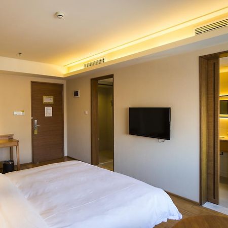 Ji Hotel Shanghai Xujiahui Tianyaoqiao Road Exteriör bild