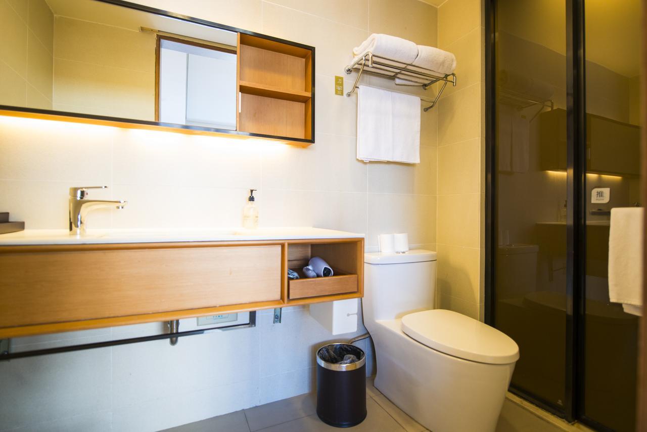 Ji Hotel Shanghai Xujiahui Tianyaoqiao Road Exteriör bild