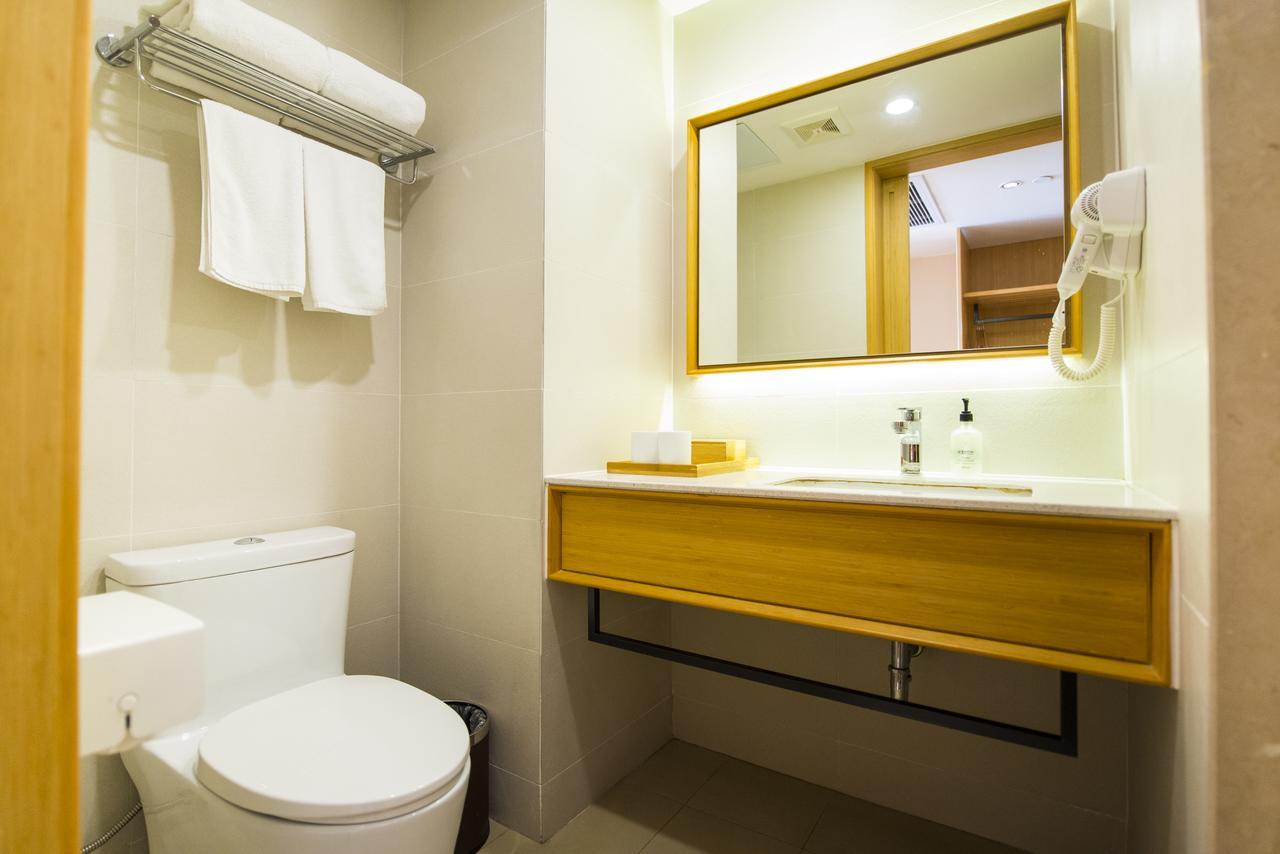 Ji Hotel Shanghai Xujiahui Tianyaoqiao Road Exteriör bild