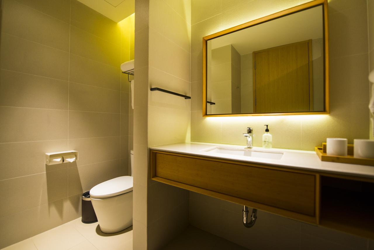 Ji Hotel Shanghai Xujiahui Tianyaoqiao Road Exteriör bild