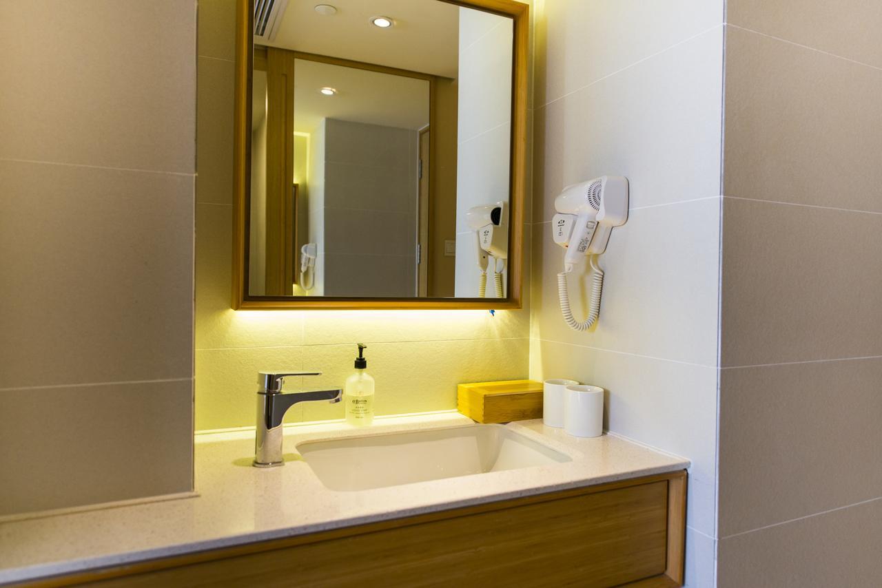 Ji Hotel Shanghai Xujiahui Tianyaoqiao Road Exteriör bild