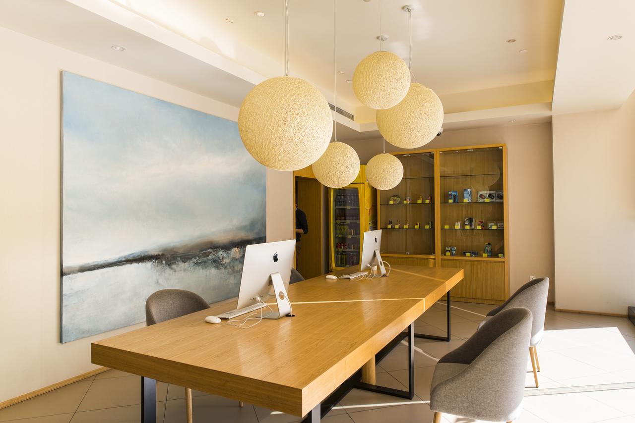 Ji Hotel Shanghai Xujiahui Tianyaoqiao Road Exteriör bild
