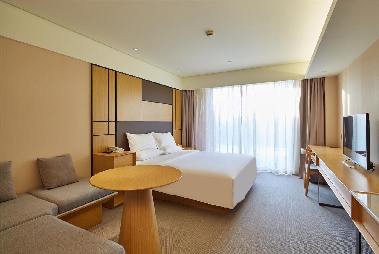 Ji Hotel Shanghai Xujiahui Tianyaoqiao Road Exteriör bild