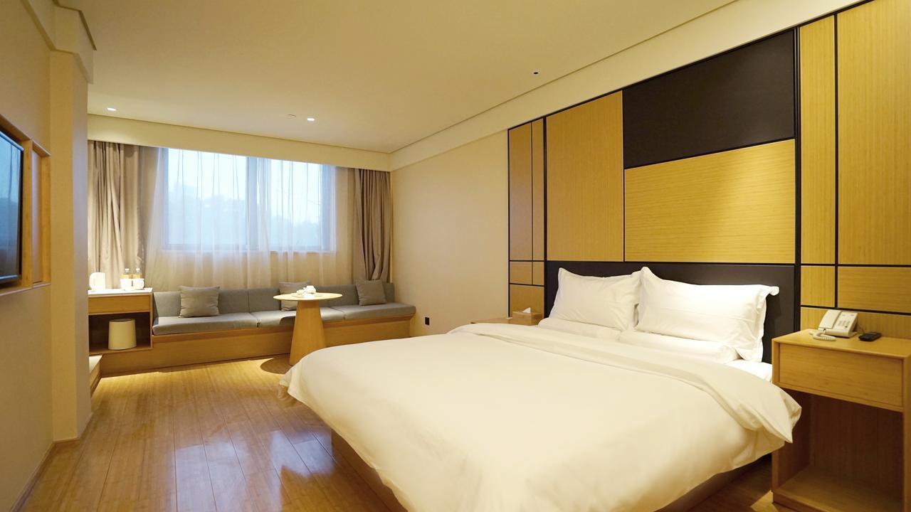 Ji Hotel Shanghai Xujiahui Tianyaoqiao Road Exteriör bild