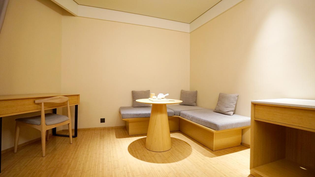 Ji Hotel Shanghai Xujiahui Tianyaoqiao Road Exteriör bild