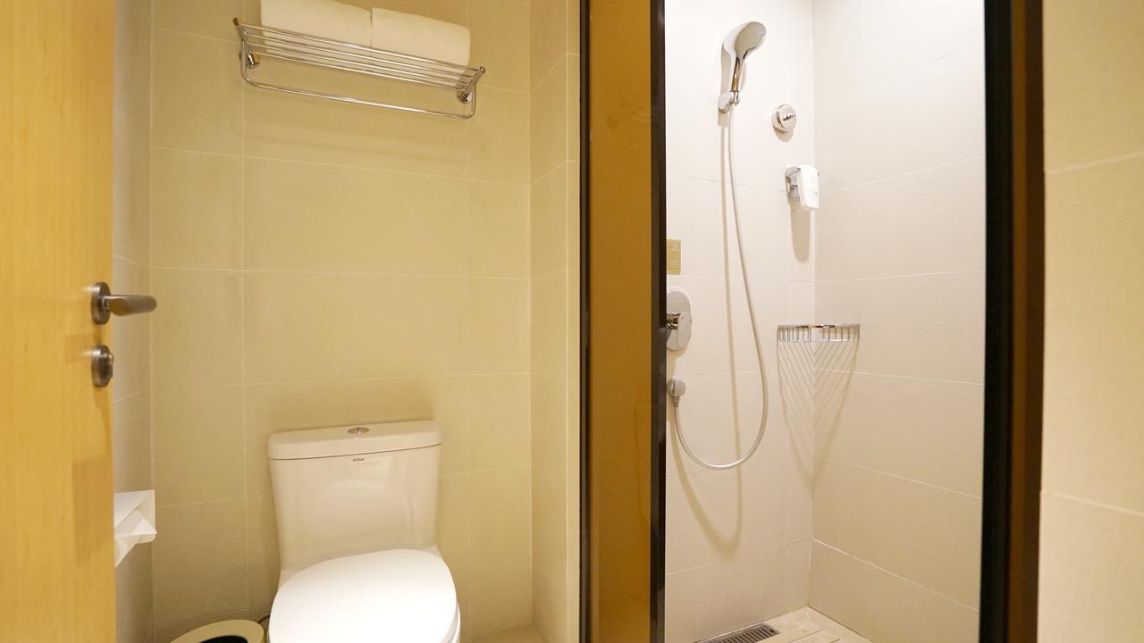 Ji Hotel Shanghai Xujiahui Tianyaoqiao Road Exteriör bild