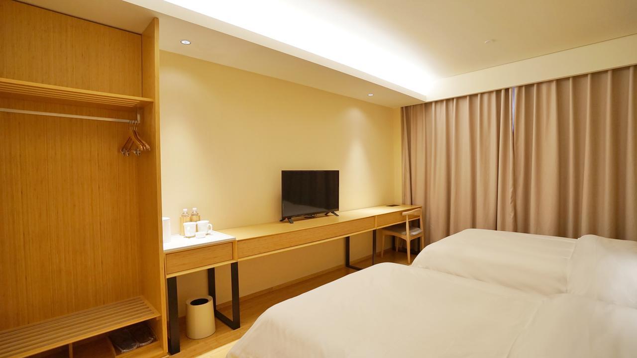 Ji Hotel Shanghai Xujiahui Tianyaoqiao Road Exteriör bild